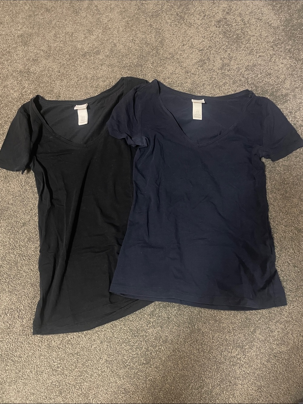 H&M Basics V-neck tee lot black and navy XS